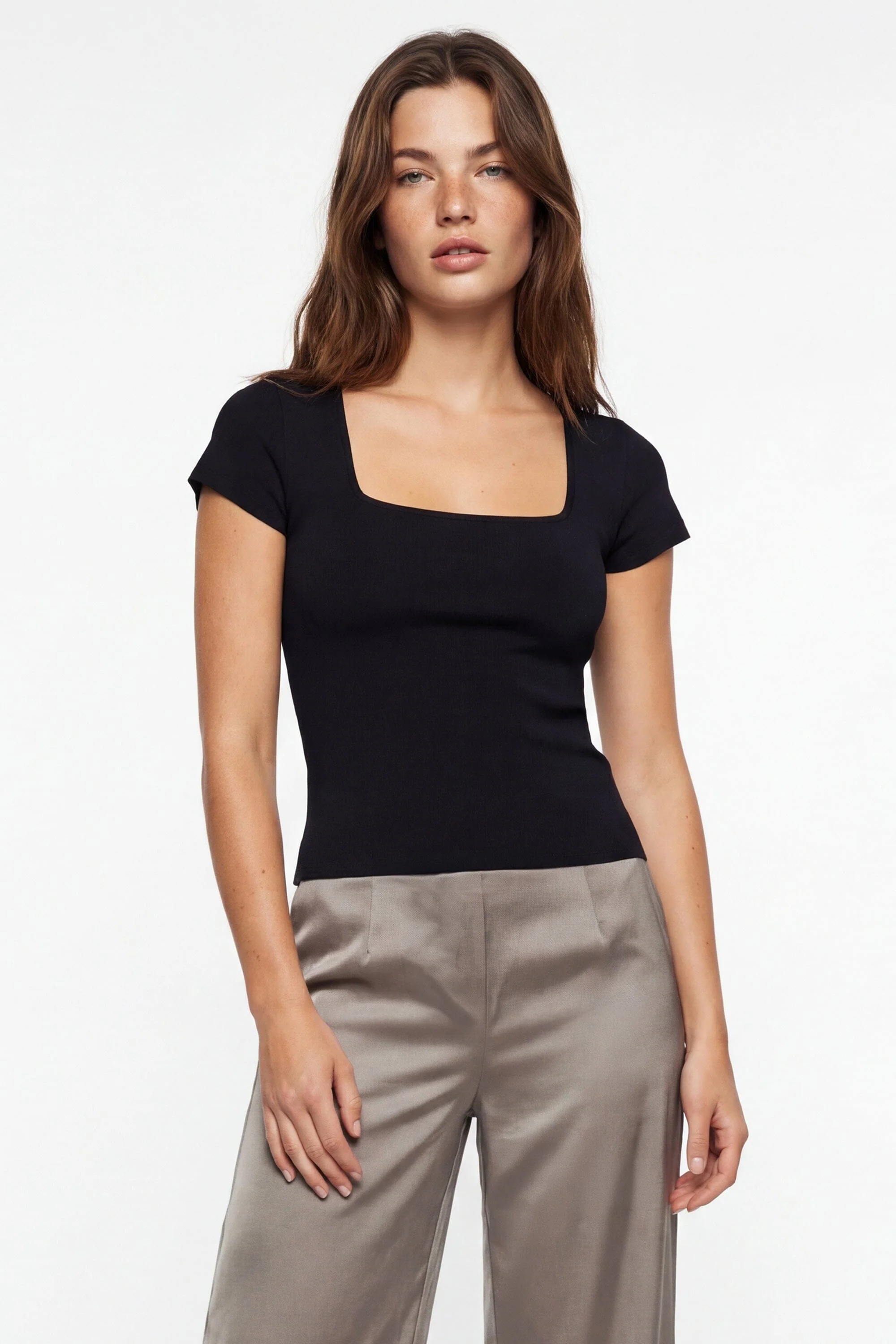 T-SHIRT COL CARRÉ - VIRGINI - NOIR