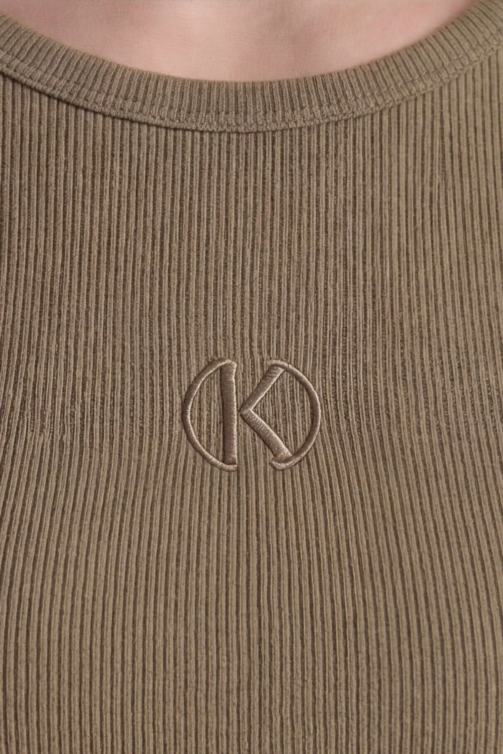TEE SHIRT - CARISSA - OLIVE - Image 5